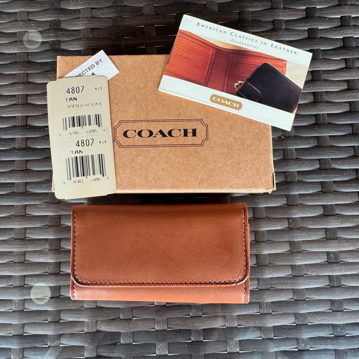 Vintage Coach British Tan Leather Trifold Key Case #4807 NWT