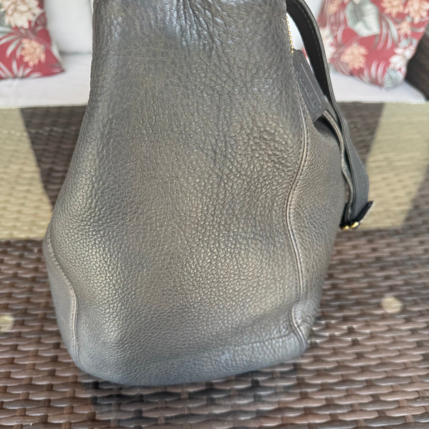 Vintage Coach Black Sonoma #4916 Soft Bucket in Natural Grain