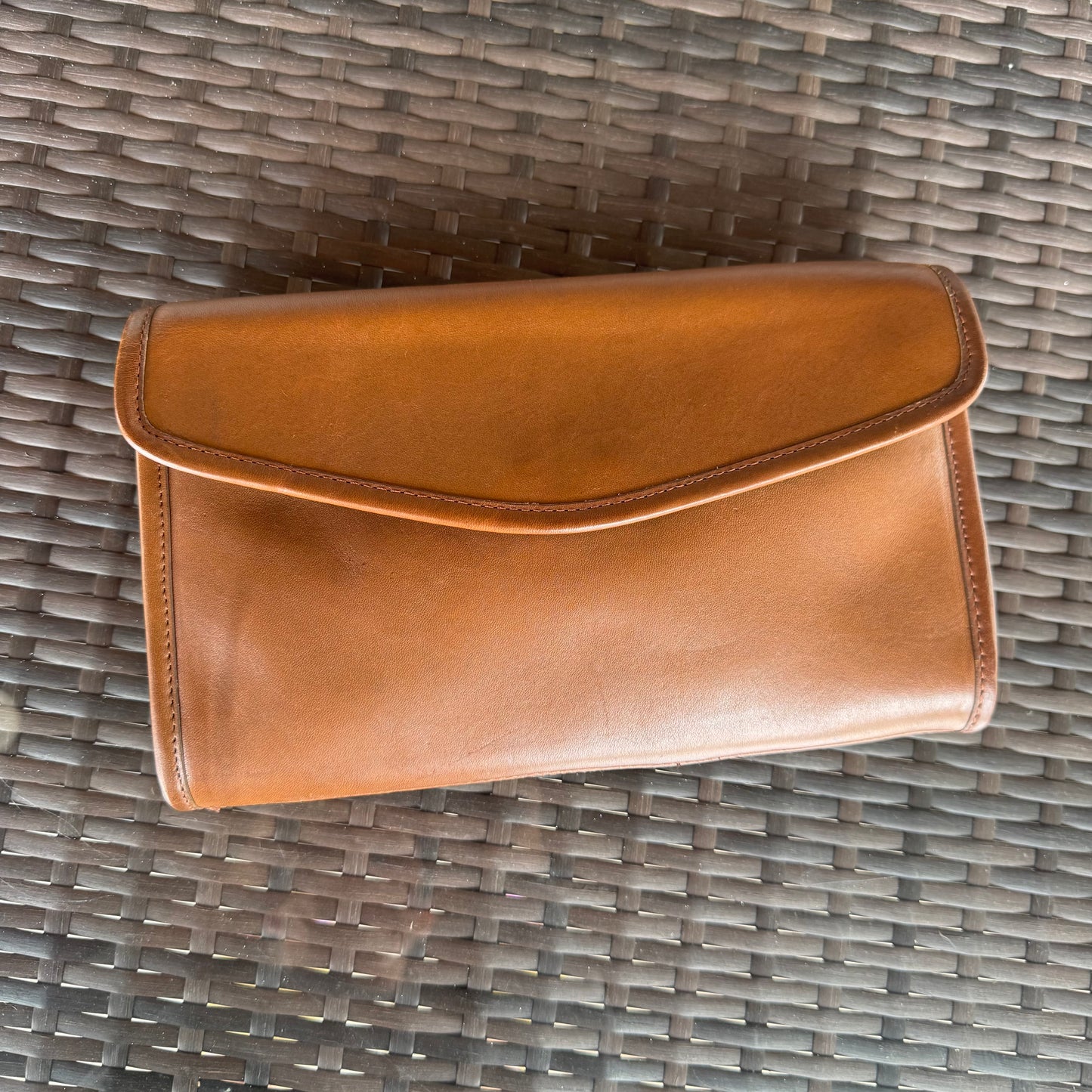 Vintage Coach British Tan Envelope Clutch #9810 made in NYC