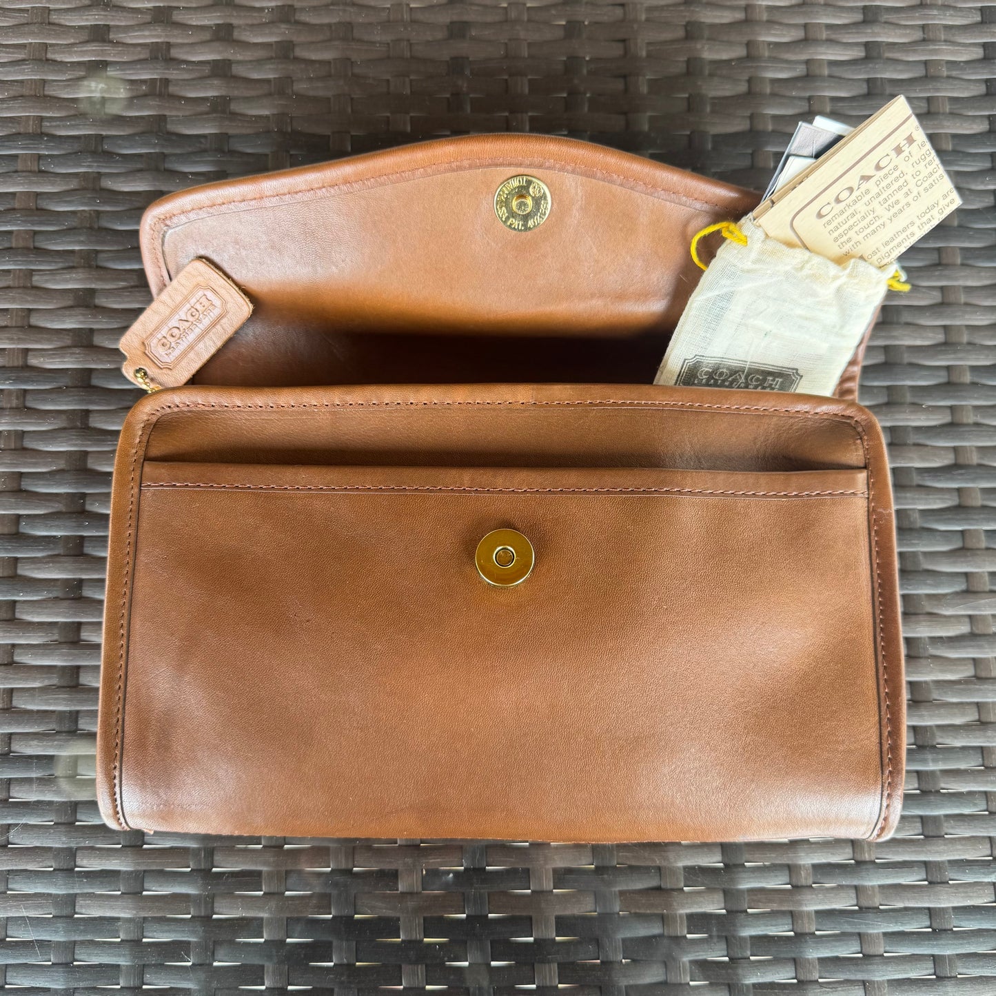 Vintage Coach British Tan Envelope Clutch #9810 made in NYC
