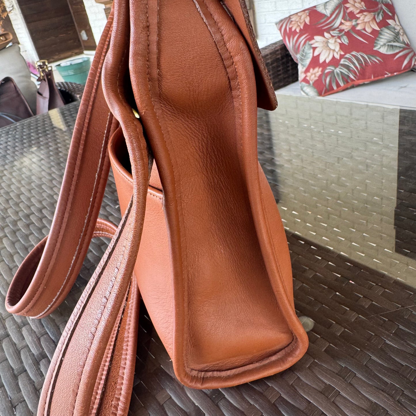Vintage Coach British Tan Legacy Small Zip #9997
