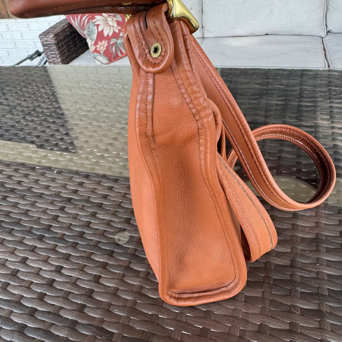 Vintage Coach British Tan Legacy Small Zip #9997