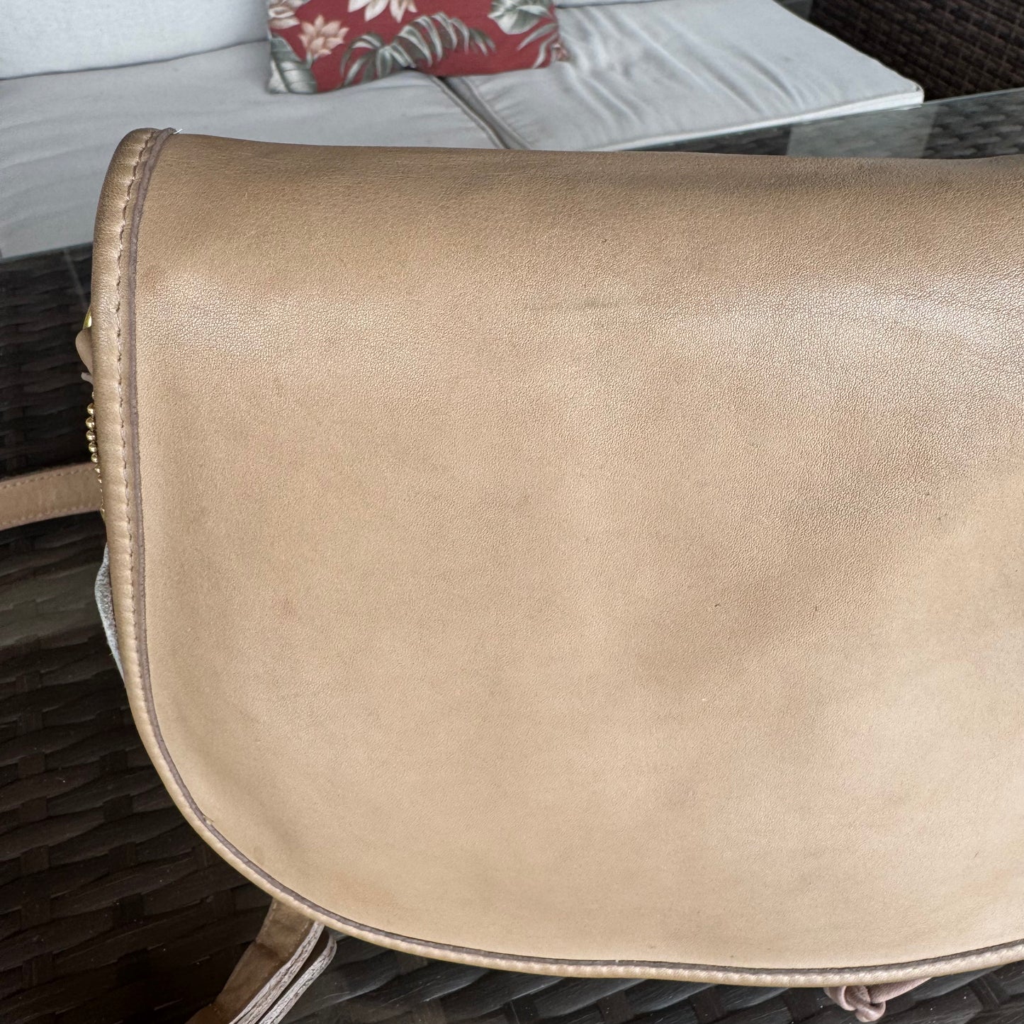 Vintage Coach #4050 Drawstring Shoulder Bag in Taupe Lightweight Leather