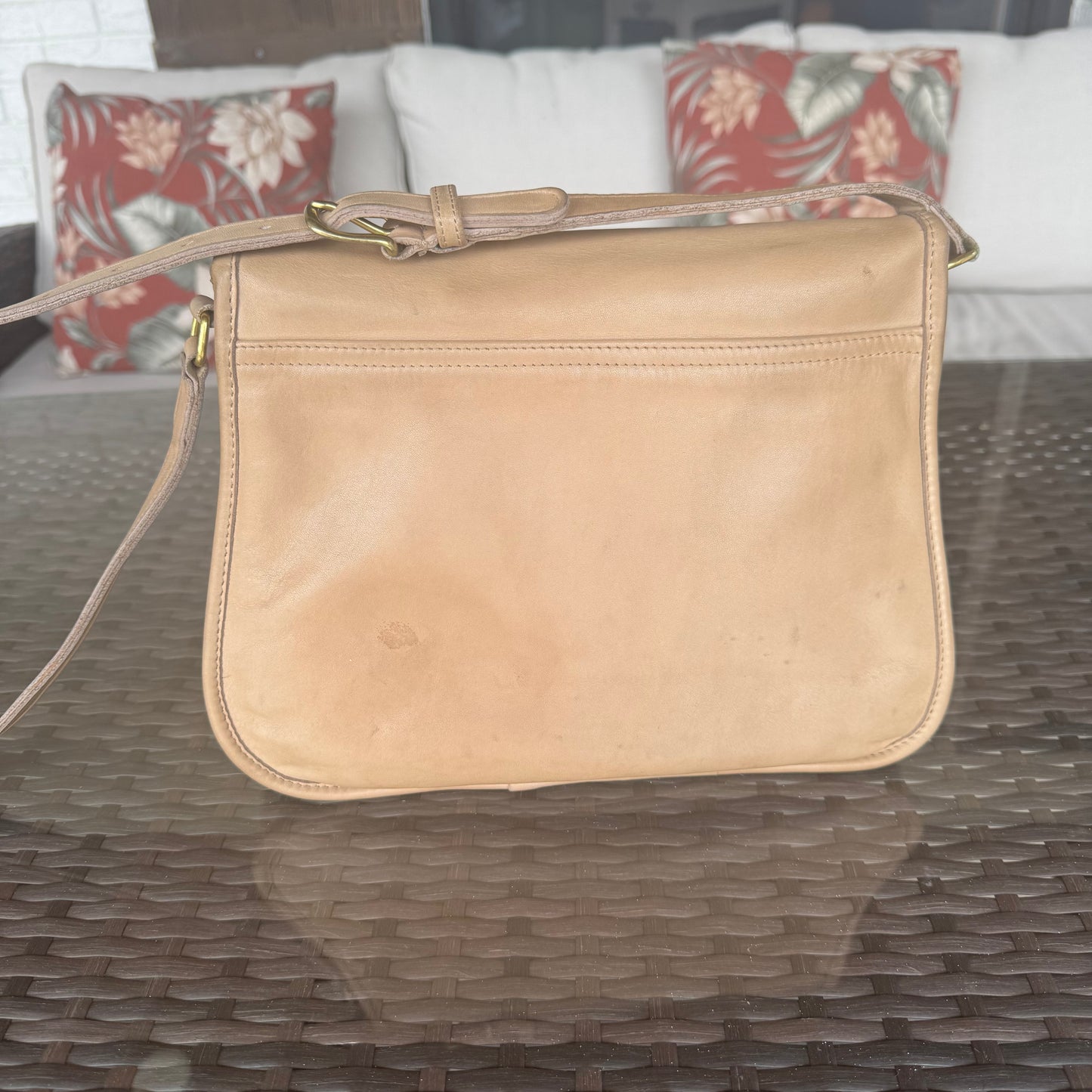 Vintage Coach #4050 Drawstring Shoulder Bag in Taupe Lightweight Leather