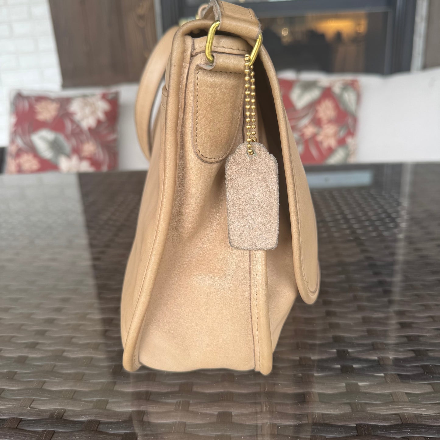 Vintage Coach #4050 Drawstring Shoulder Bag in Taupe Lightweight Leather