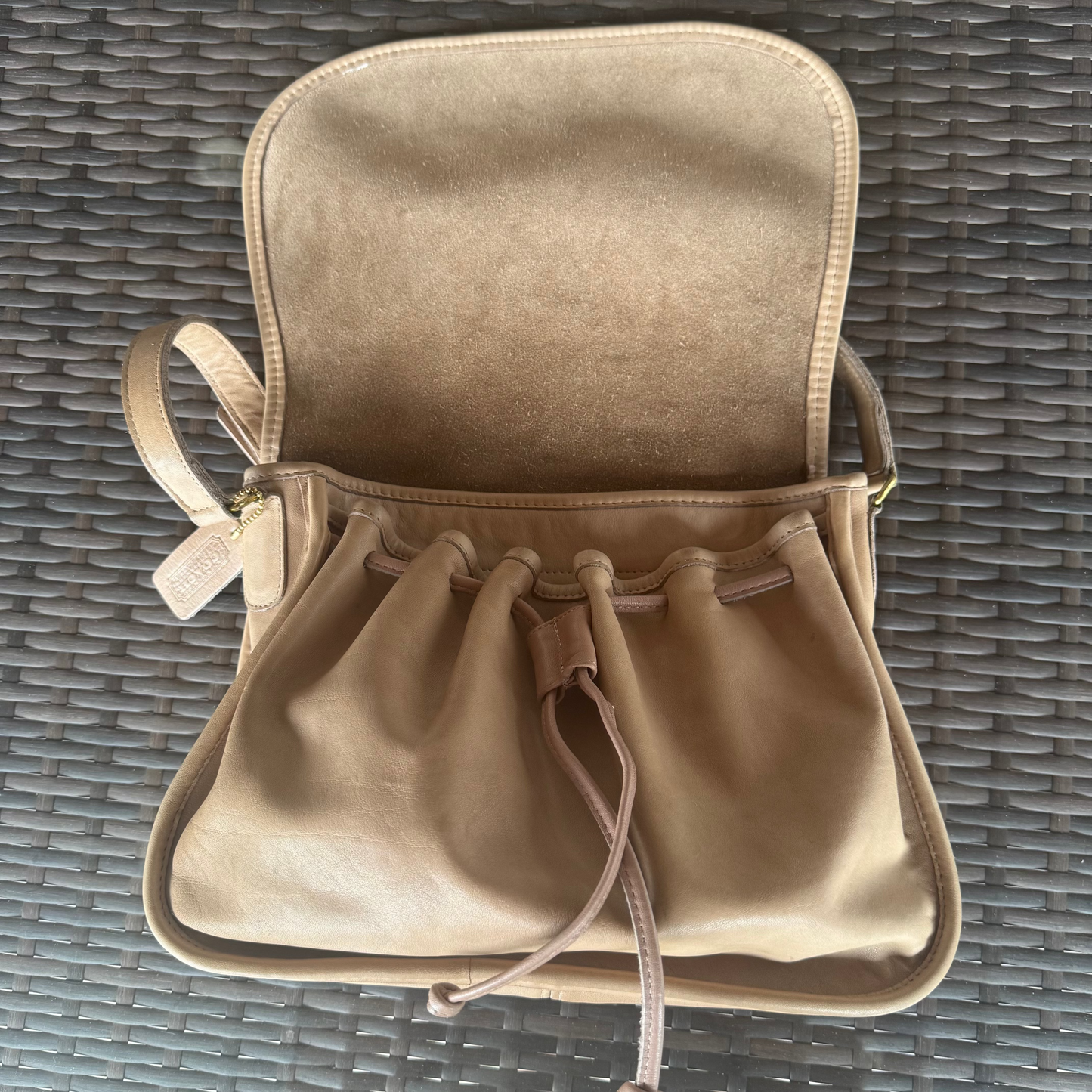 Vintage Coach #4050 Drawstring Shoulder Bag in Taupe Lightweight Leather